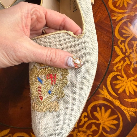 Jon Josef Gatsby Emblem Tan Linen Embroidered Flat Loafer Size 9 MSRP $195 - Picture 8 of 10